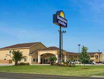 Days Inn Pearsall Exteriör bild